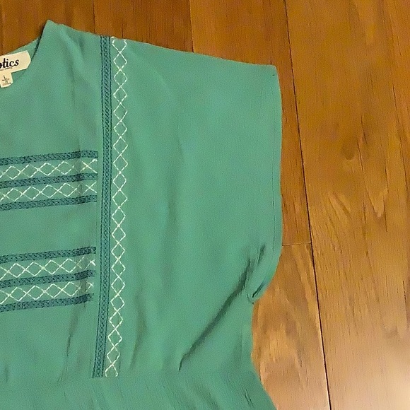Haptics green blouse, never worn. Size large. - Picture 3 of 7